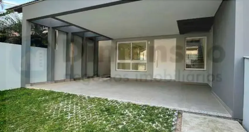 Casa com 3 suítes no bairro Córrego Grande - Florianópolis