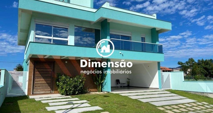 Casa Alto Padrão com Elevador, 4 Suítes e Piscina | Condomínio Fechado