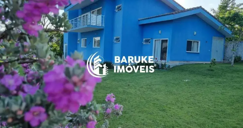 Chácara no residencial terras de itaici com 3 suítes quintal amplo.