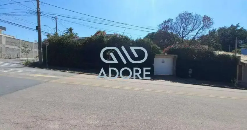 Linda casa de esquina à venda com rua principal que liga ao centro de Salto/SP Casa localizada em bairro Nobre da Cidade!