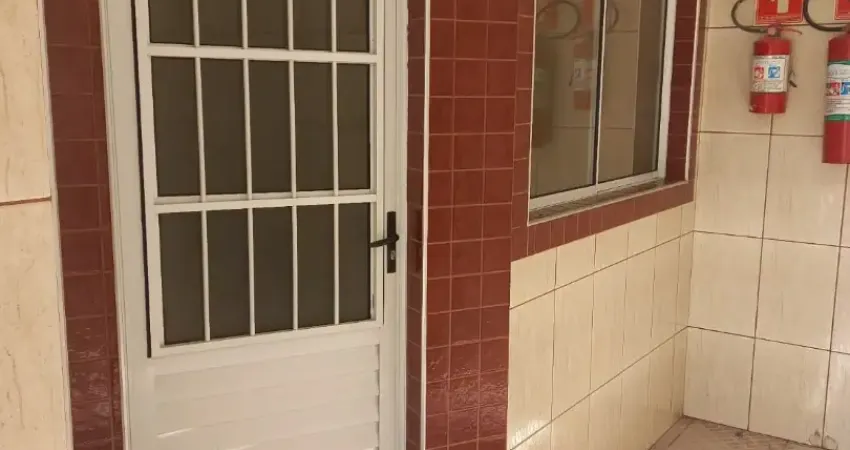 Casa com 2 quartos para alugar na Rua Alberto Flores, Vila Nhocune, São Paulo