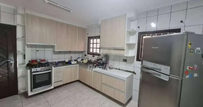 Sobrado com 3 dormitórios à venda, 170 m² por R$ 650.000,00 - Vila São Francisco - Mauá/SP