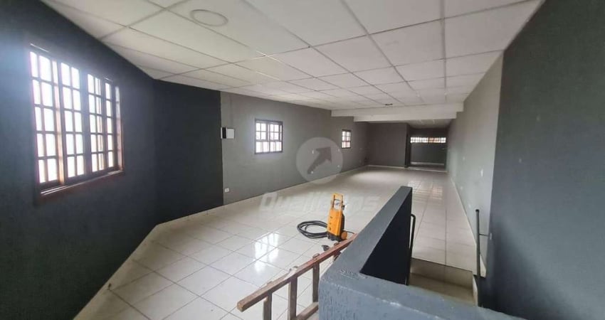 Sobrado com 3 dormitórios para alugar, 220 m² por R$ 3.500,00/mês - Vila Independência - Mauá/SP