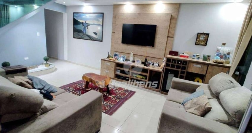 Sobrado com 4 dormitórios à venda, 237 m² por R$ 768.000,00 - Parque Marajoara - Santo André/SP