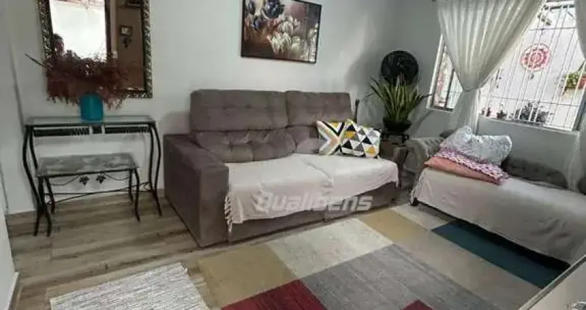 Casa térrea com 3 dormitórios sendo 1 suíteà venda, 72 m² por R$ 590.000 - Parque São Vicente - Mauá/SP