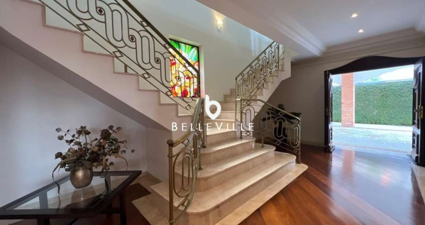 Casa mobiliada de alto padrão com 4 Suítes, 767,47 m² privativos, em localização
