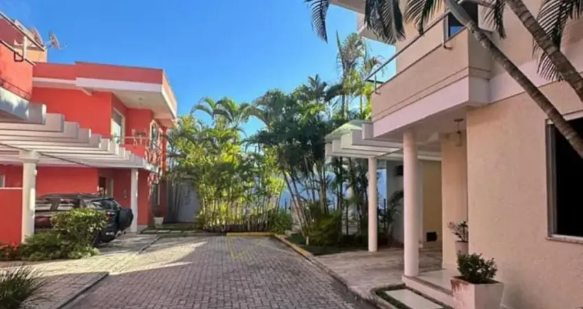 Casa em condomínio fechado com 3 quartos à venda no Centro, Porto Seguro 