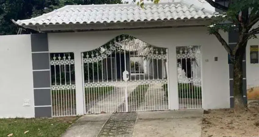 Casa para Locação em Rio de Janeiro, Campo Grande, 3 dormitórios, 1 banheiro, 4 vagas
