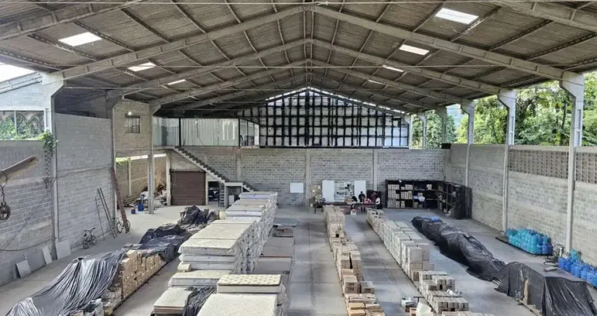 Barracão / Galpão / Depósito à venda em Guaratiba, Rio de Janeiro