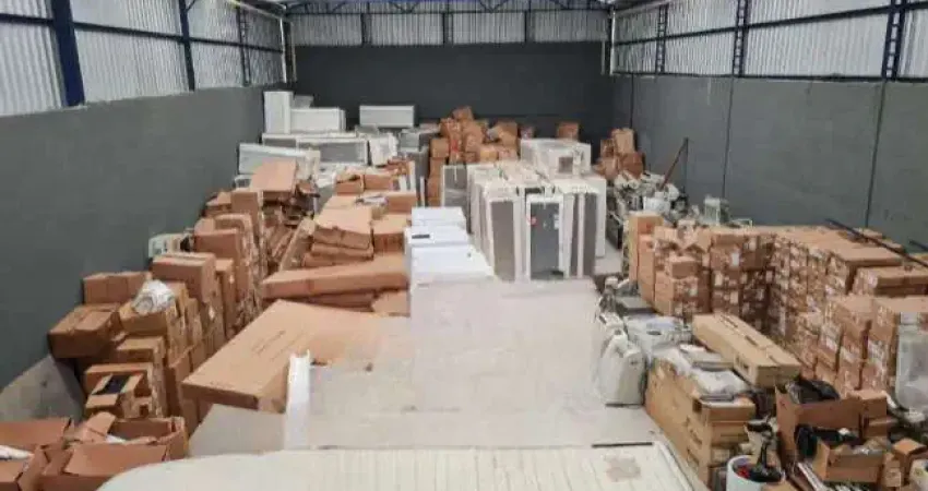 Galpão para Locação em Belford Roxo, São Bernardo, 2 banheiros