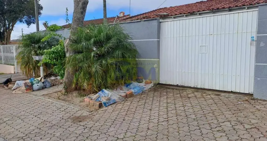 Casa com barracão no bairro Jardim Karla em Pinhais/PR