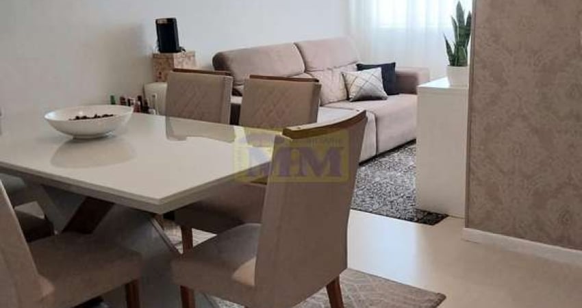 Apartamento Semi-Mobiliado com 3 Quartos no Centro de Pinhais e ampla área de La