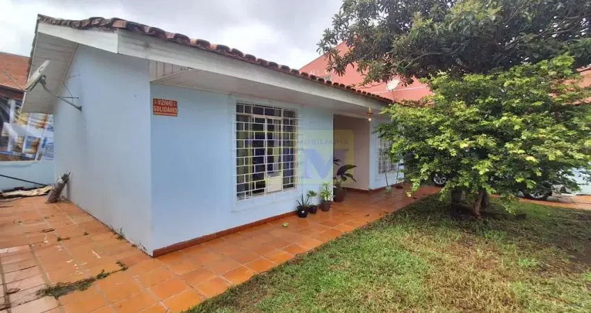 OPORTUNIDADE NO CENTRO DE PINHAIS! Localização privilegiada para quem busca prat