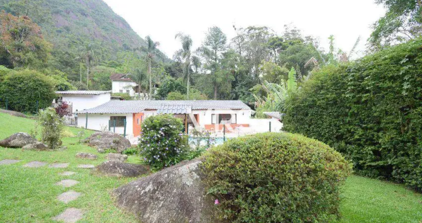 Casa com 4 dormitórios à venda, 266 m² por R$ 1.250.000,00 - Granja Guarani - Teresópolis/RJ