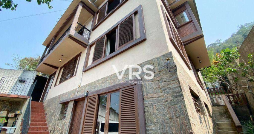 Casa com 2 dormitórios à venda, 294 m² por R$ 790.000,00 - Vale do Paraíso - Teresópolis/RJ