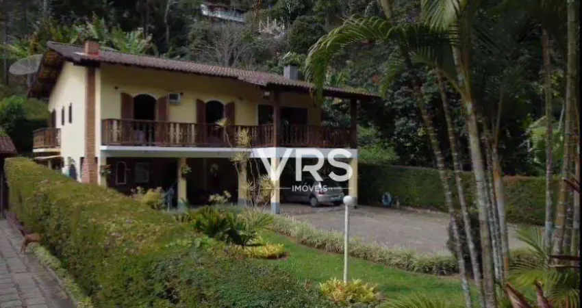 Casa com 4 dormitórios à venda, 219 m² por R$ 850.000,00 - Albuquerque - Teresópolis/RJ