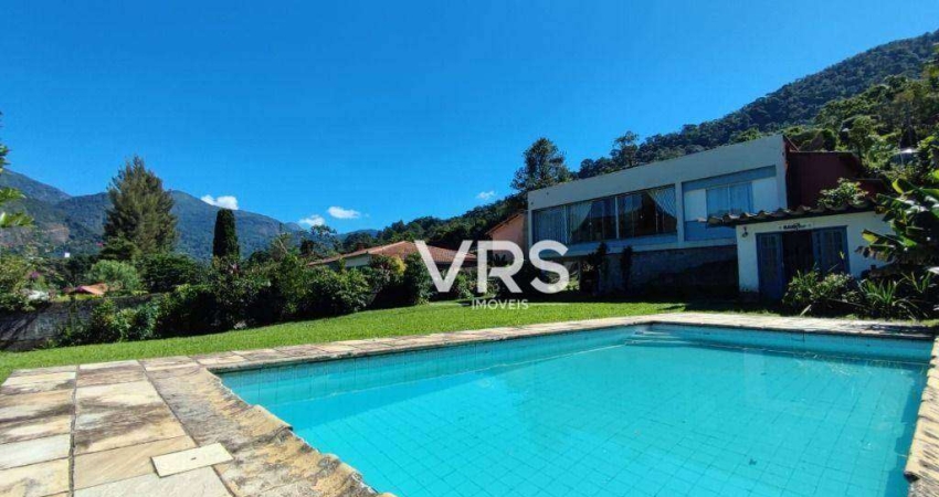 Casa com 3 dormitórios à venda, 161 m² por R$ 1.200.000,00 - Carlos Guinle - Teresópolis/RJ