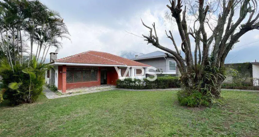 Casa com 3 dormitórios à venda, 222 m² por r$ 1.200.000,00 - caxangá - teresópolis/rj