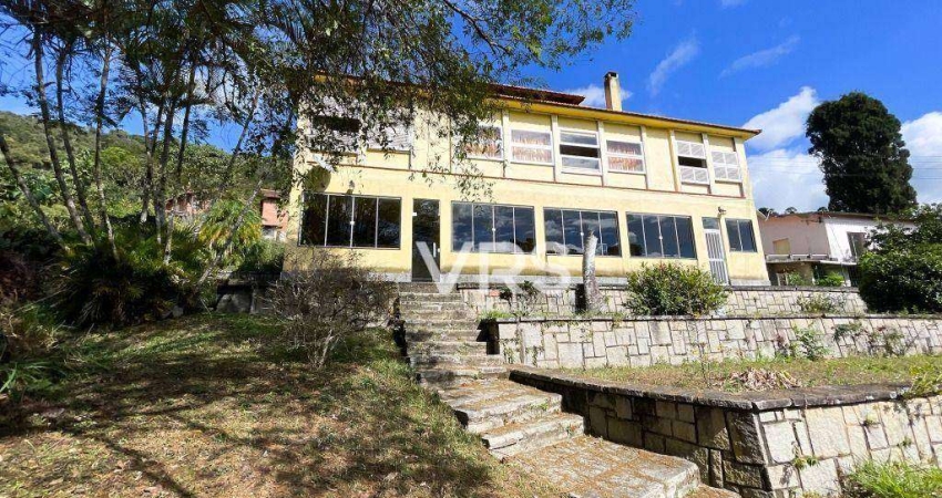 Casa com 6 dormitórios à venda, 375 m² por R$ 2.000.000,00 - Golfe - Teresópolis/RJ