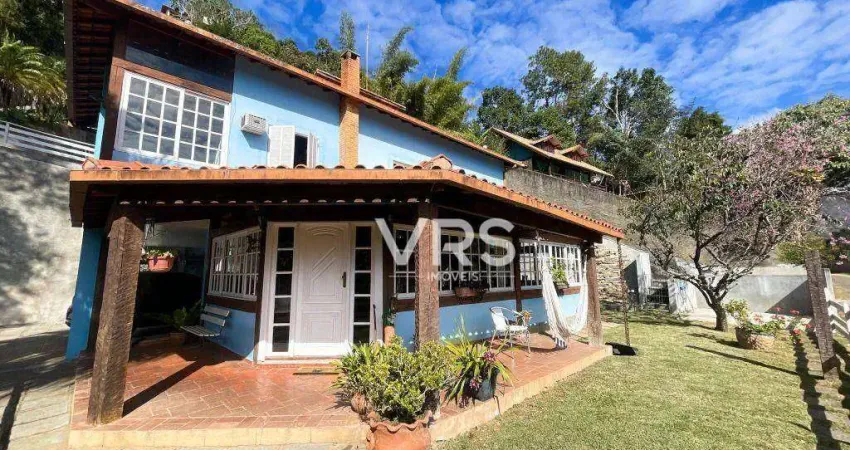 Casa com 5 dormitórios à venda, 220 m² por R$ 990.000,00 - Golfe - Teresópolis/RJ
