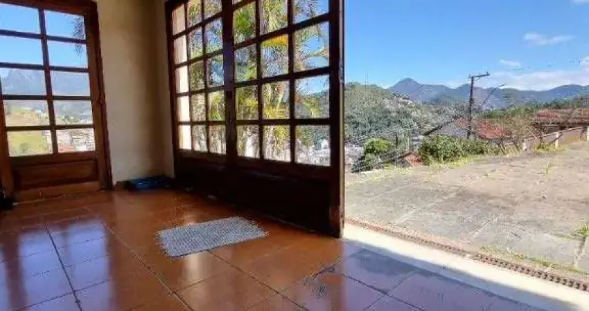 Casa com 4 dormitórios à venda, 246 m² por R$ 699.000,00 - Parque São Luiz - Teresópolis/RJ
