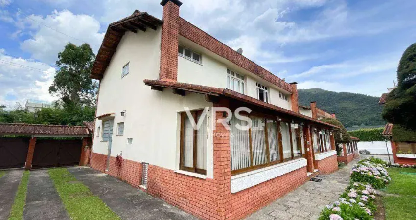 Casa com 3 dormitórios à venda, 130 m² por R$ 940.000,00 - Alto - Teresópolis/RJ