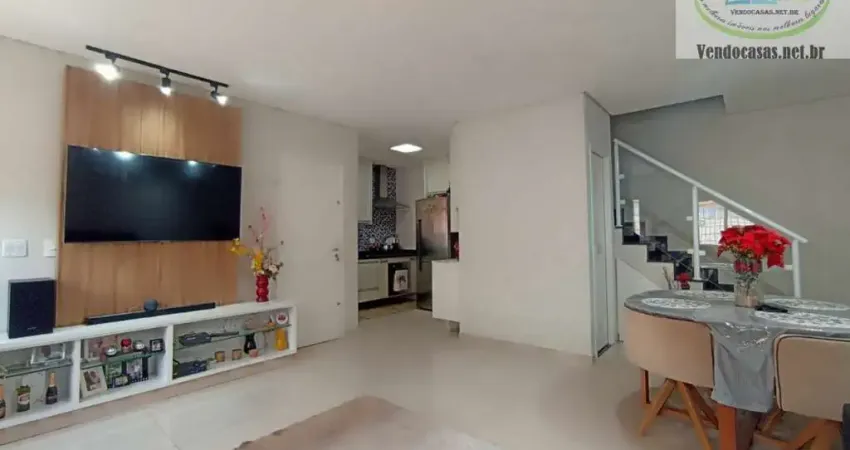 Casa com 3 dormitórios, sendo 1 suíte, 2 vagas e excelente localização