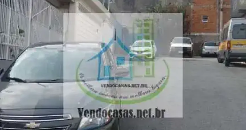 Casa térrea com 2 quartos sendo um suíte  ,sala ,cozinha ,garagem coberta para 4 carros quintal e ár