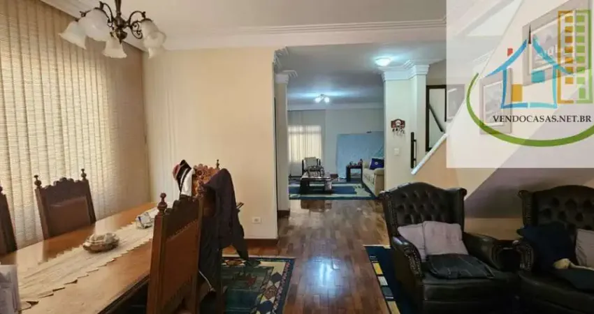 Casa ampla com 3 dormitórios, sendo 2 suítes ? 3 vagas paralelas