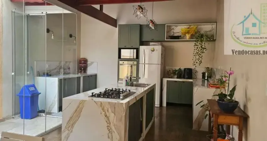 Sobrado com 03 dormitórios 01 suite 02 vagas no jardim cupecê