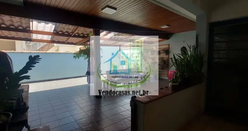 Casa terre com 3 dormitórios sendo uma suite semi mobiliada ,sala para 2 ambientes ,cozinha grande c