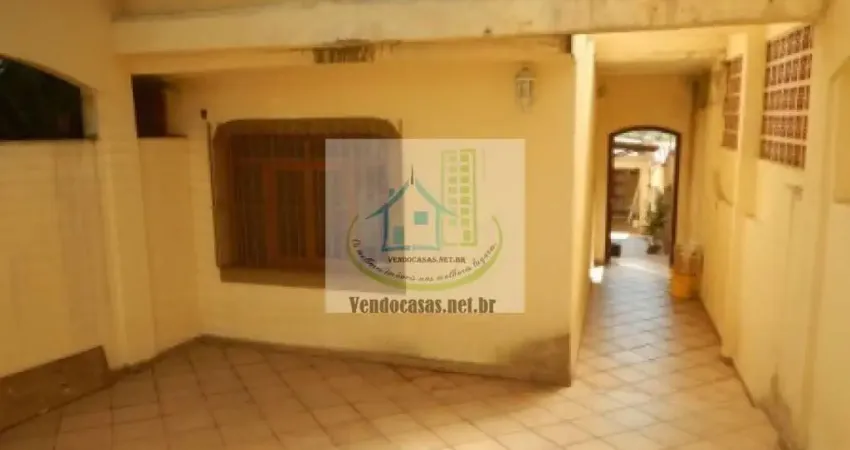 Casa térrea 03 dormitórios com 01 suite, 02 vagas, localizada no campo grande- são paulo.