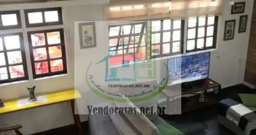 Sobrado amplo,  muito bem conservado ,  localizado em bairro privilegiado