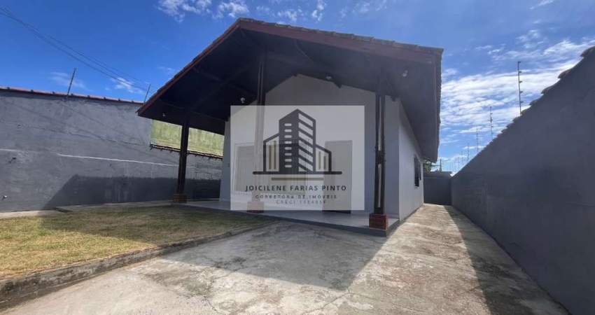 Imperdível oportunidade: Casa à venda em Itanhaém-SP, 3 quartos, 2 salas, 2 banheiros e 3 vagas de garagem!