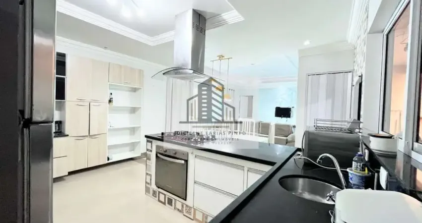 Casa à venda em Itanhaém-SP, bairro Belas Artes: 5 quartos, 1 suíte, 2 salas, 3 banheiros, 174m² de área. Confira já!