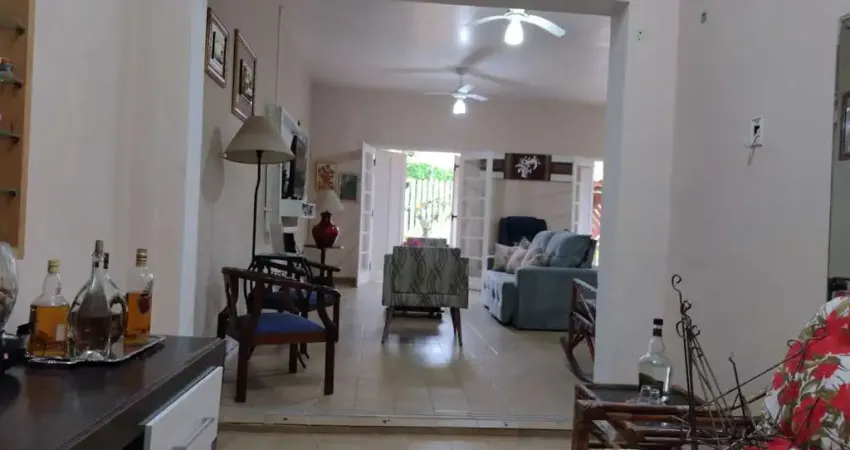 Imóvel de alto padrão em Itanhaém-SP: Casa 4 quartos, 3 suítes, 1 sala, 3 vagas na Cibratel 1 - 174m² de área. Venha Conferir!