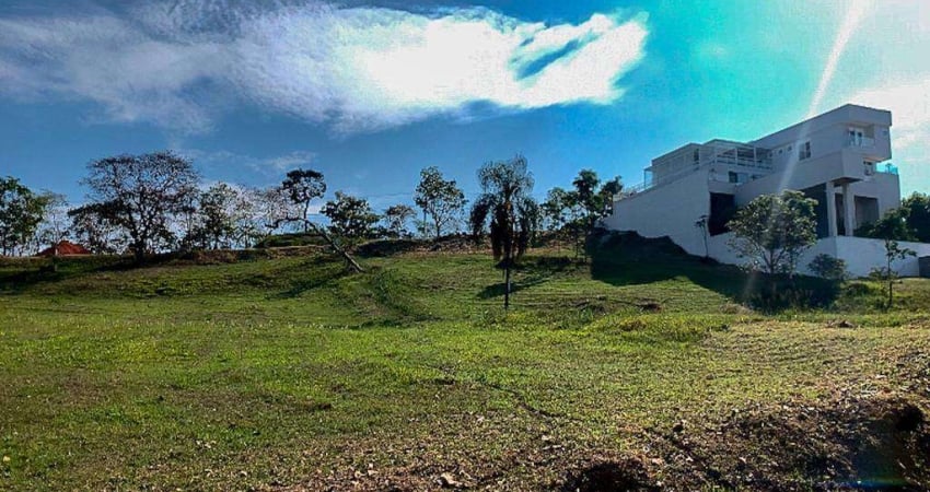 Oportunidade: Lote com mais de 1.000 m2 em Condomínio Fechado
