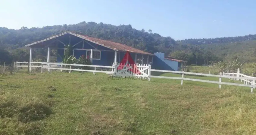 Chácara / sítio com 4 quartos à venda no Jardim Colinas, Jacareí