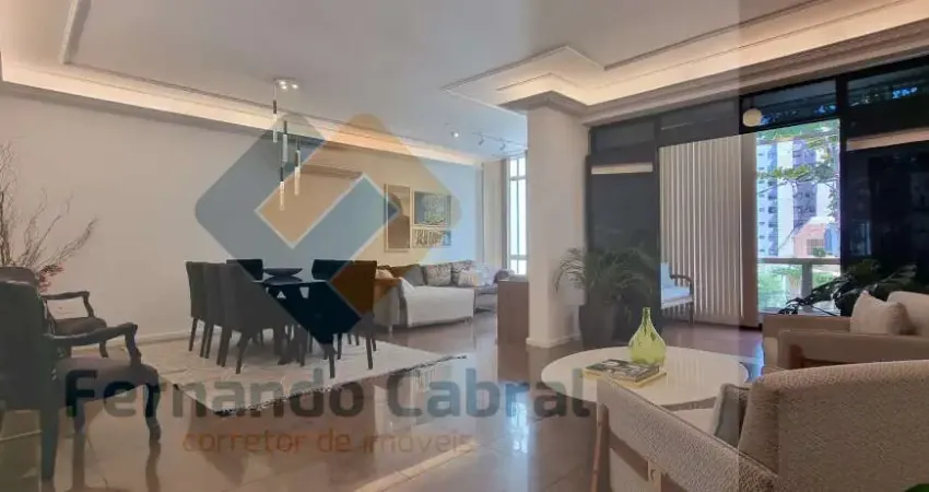 Casa de Luxo à Venda em Santa Rosa, Niterói-RJ: 4 Quartos, 2 Suítes, 3 Salas, 4 Banheiros, 3 Vagas e 343m² de Área.