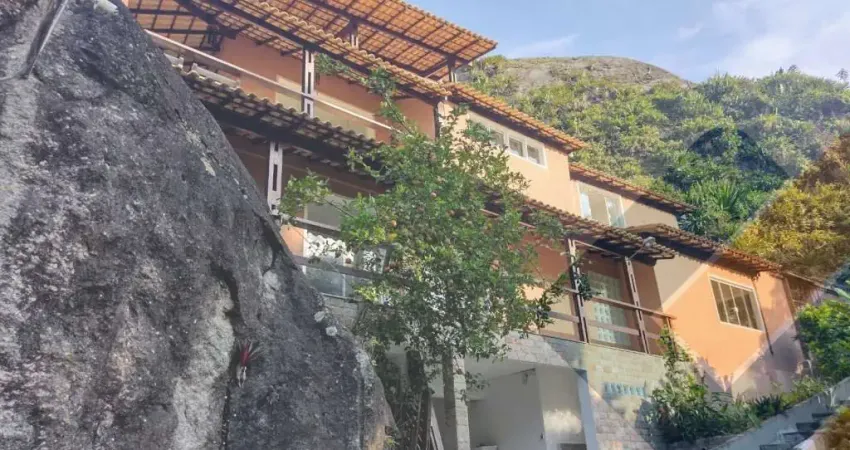 Casa em condomínio fechado com 4 quartos à venda em Itacoatiara, Niterói 