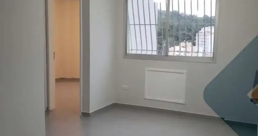 Apartamento a venda no Fonseca, dois quartos vazio.