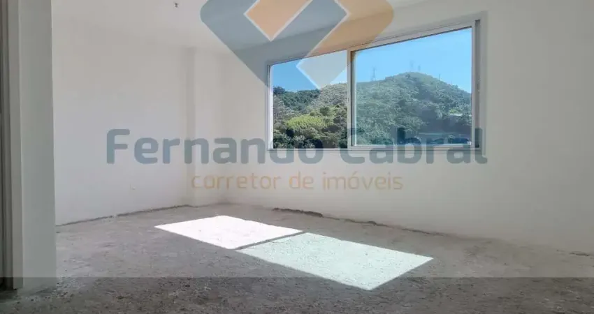 Sala comercial à venda em Santa Rosa, sol da manhã com vaga de garagem.