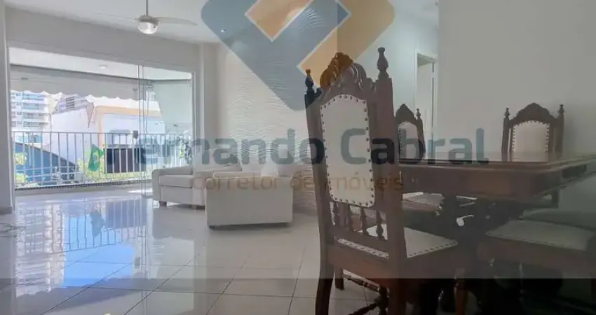 Apartamento à venda em Santa Rosa, vazio com dois dormitórios.