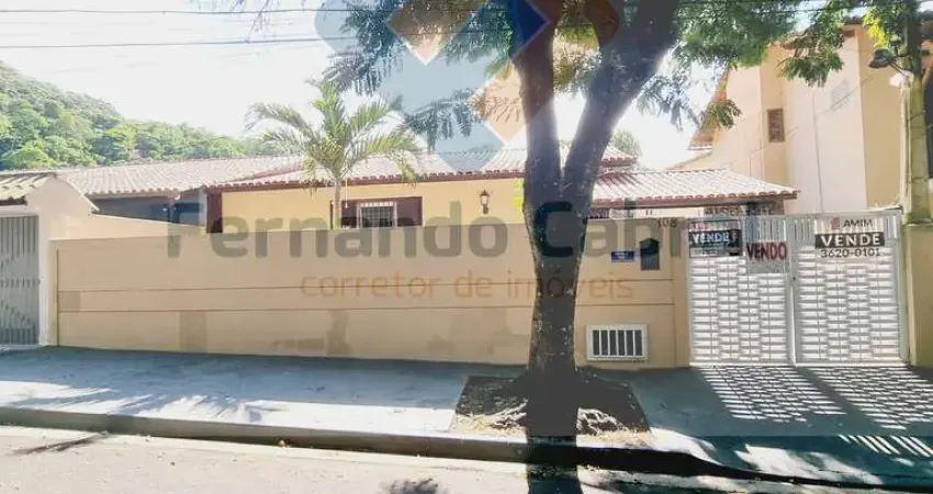 Residência de Luxo à Venda em Piratininga, Niterói-RJ: 3 quartos, 1 suíte, 4 vagas de garagem, 170 m².