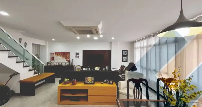 Cobertura à venda em Icaraí, Niterói-RJ: 4 quartos, 2 suítes, 1 sala, 4 banheiros, 2 vagas de garagem, 216m². Imperdível!