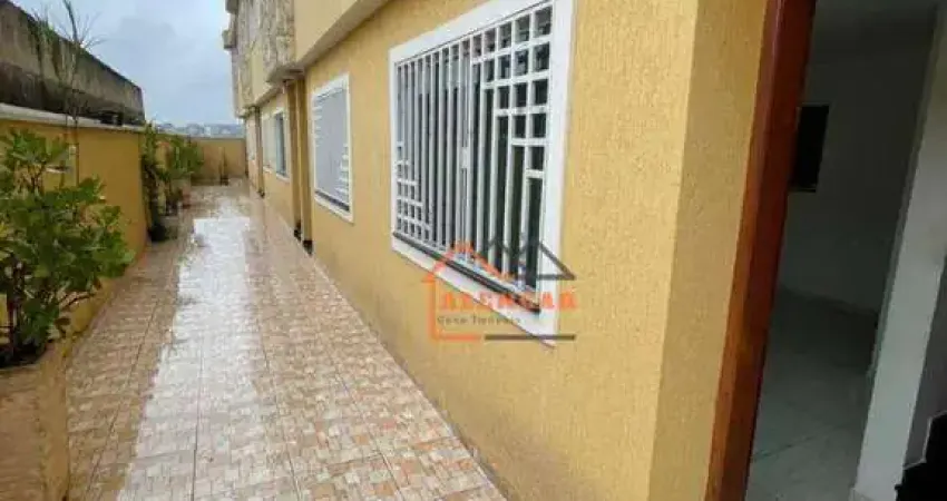 Sobrado com 2 dormitórios à venda, 63 m² por R$ 307.000,00 - Itaquera - São Paulo/SP