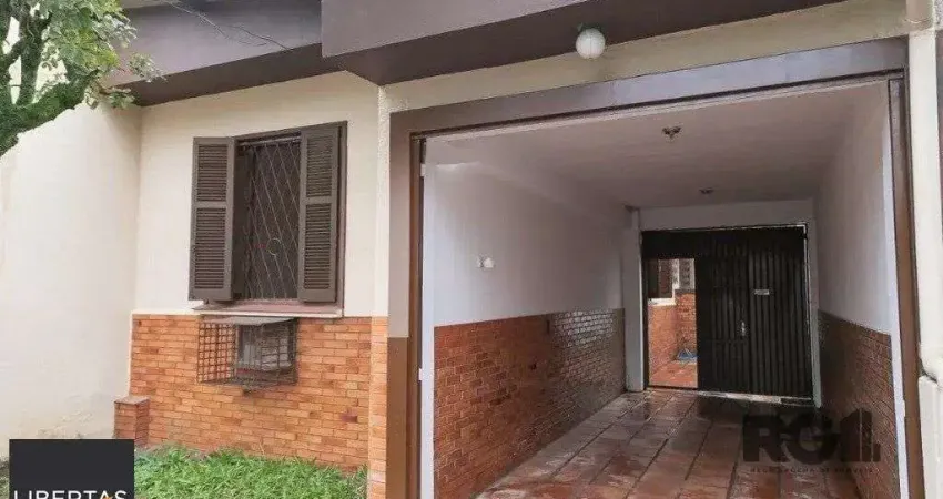 Casa para Venda - 150m², 3 dormitórios, 2 vagas - Teresópolis