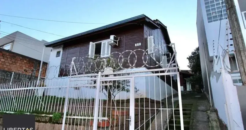 Casa para Venda - 90m², 5 dormitórios, sendo 1 suites, 5 vagas - Teresópolis
