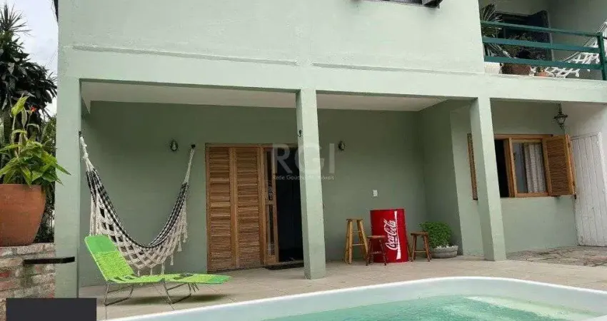 Casa para Venda - 260m², 3 dormitórios, sendo 2 suites, 2 vagas - Nonoai