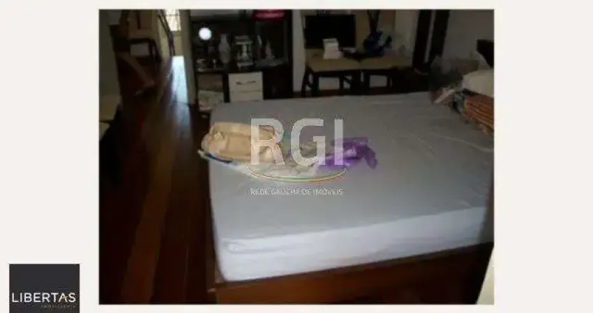 Casa para Venda - 185m², 3 dormitórios, 3 vagas - Santa Maria Goretti